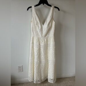David’s Bridal Elegant White Lace Dress Size 4